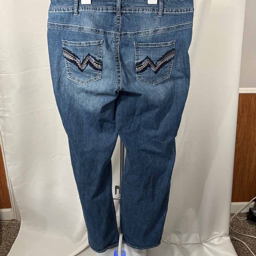 Lane Bryant SZ 22 Tall Distressed Blue Jeans - Picture 7 of 7